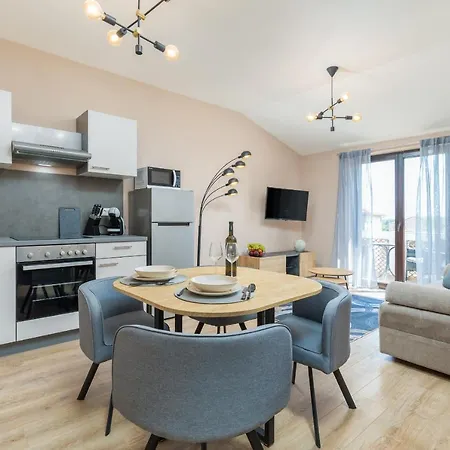 Wine House & Marceta Apartment
