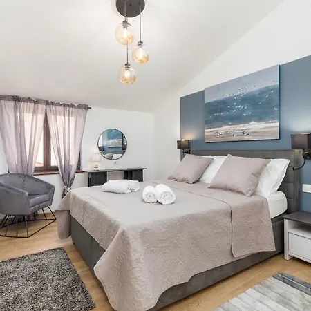 Wine House & Marceta Apartment