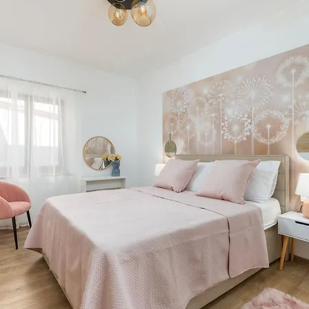 Wine House & Marceta Apartment